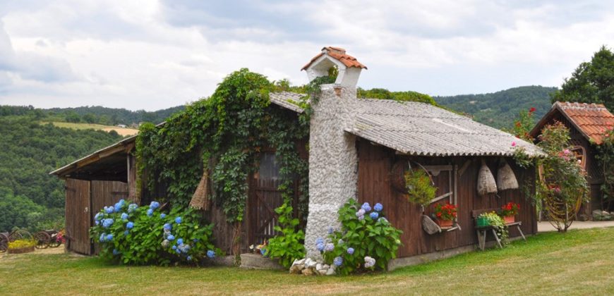 Kuća Tri hrasta selo Klatičevo